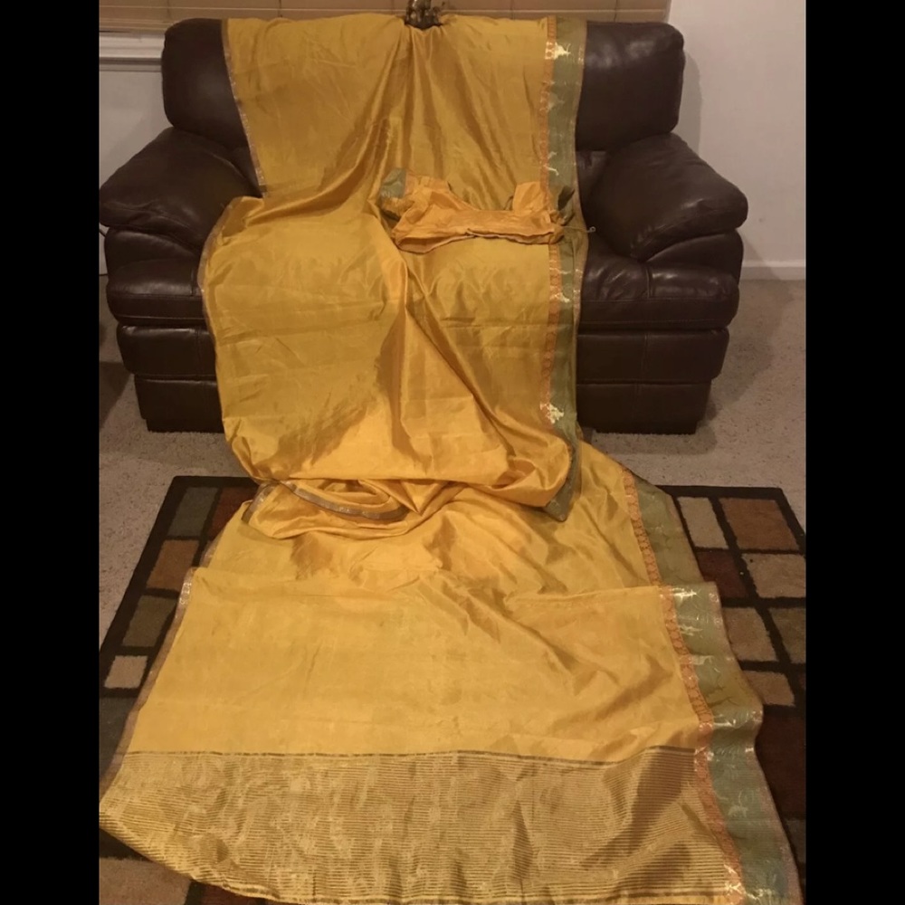 Gorgeous Designer Silk Saree With Stitched Blouse